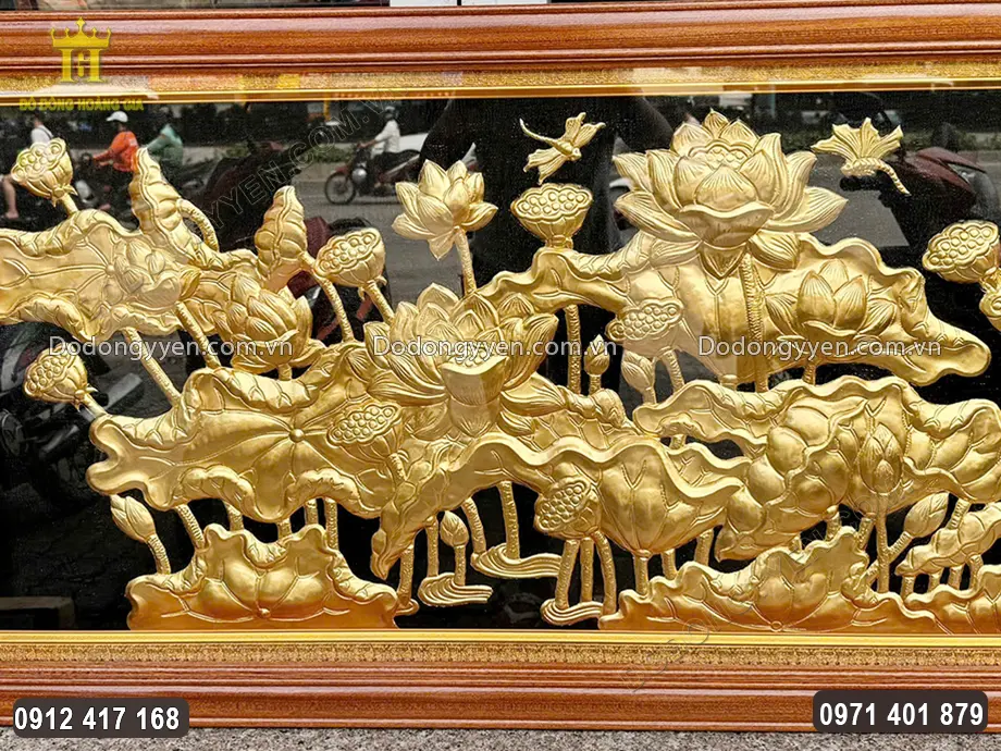 Hình ảnh đầm sen đang bung hương khoe sắc được chạm thúc sắc nét